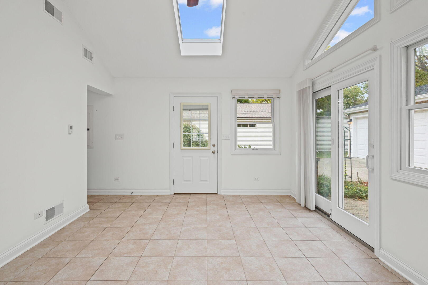 837 East Rockland Road Libertyville, IL 60048 - Photo 20 of 24