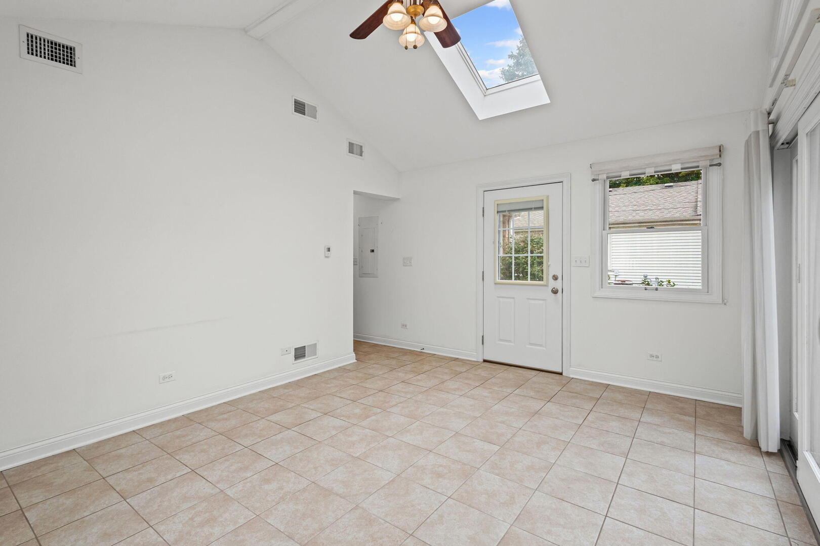 837 East Rockland Road Libertyville, IL 60048 - Photo 21 of 24