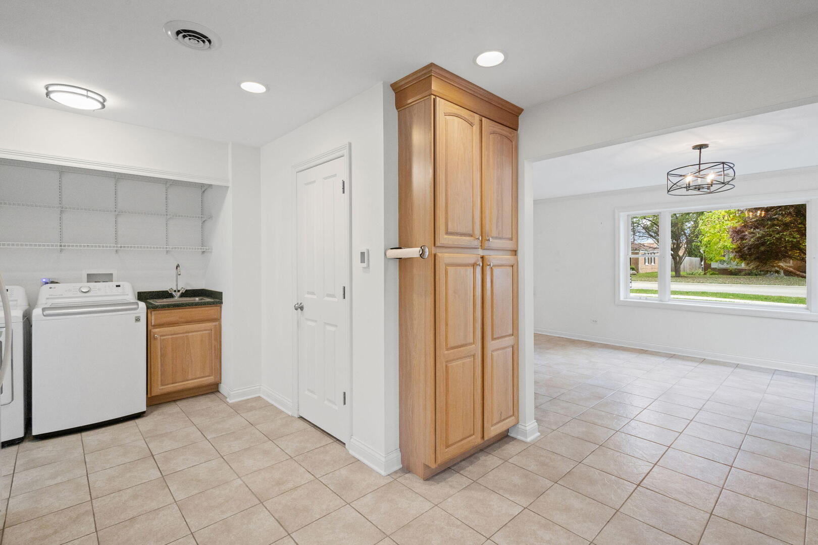 837 East Rockland Road Libertyville, IL 60048 - Photo 5 of 24