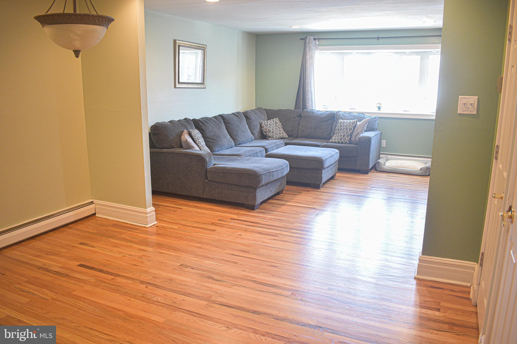 3826 Fairdale Road Philadelphia, PA 19154 - Photo 5 of 23 Gallery Image 5