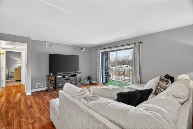 $179,899 | 9122 West 140th Street, Unit 2NW, Orland Park, IL 60462