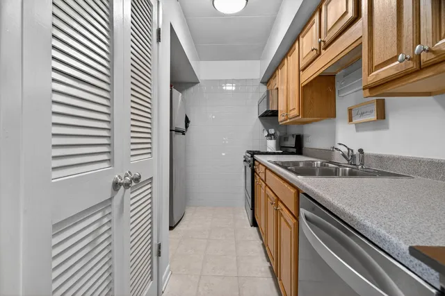 $179,899 | 9122 West 140th Street, Unit 2NW, Orland Park, IL 60462