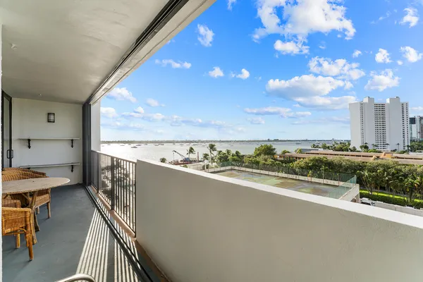 $3,200 | 5600 North Flagler Drive, Unit 605, West Palm Beach, FL 33407