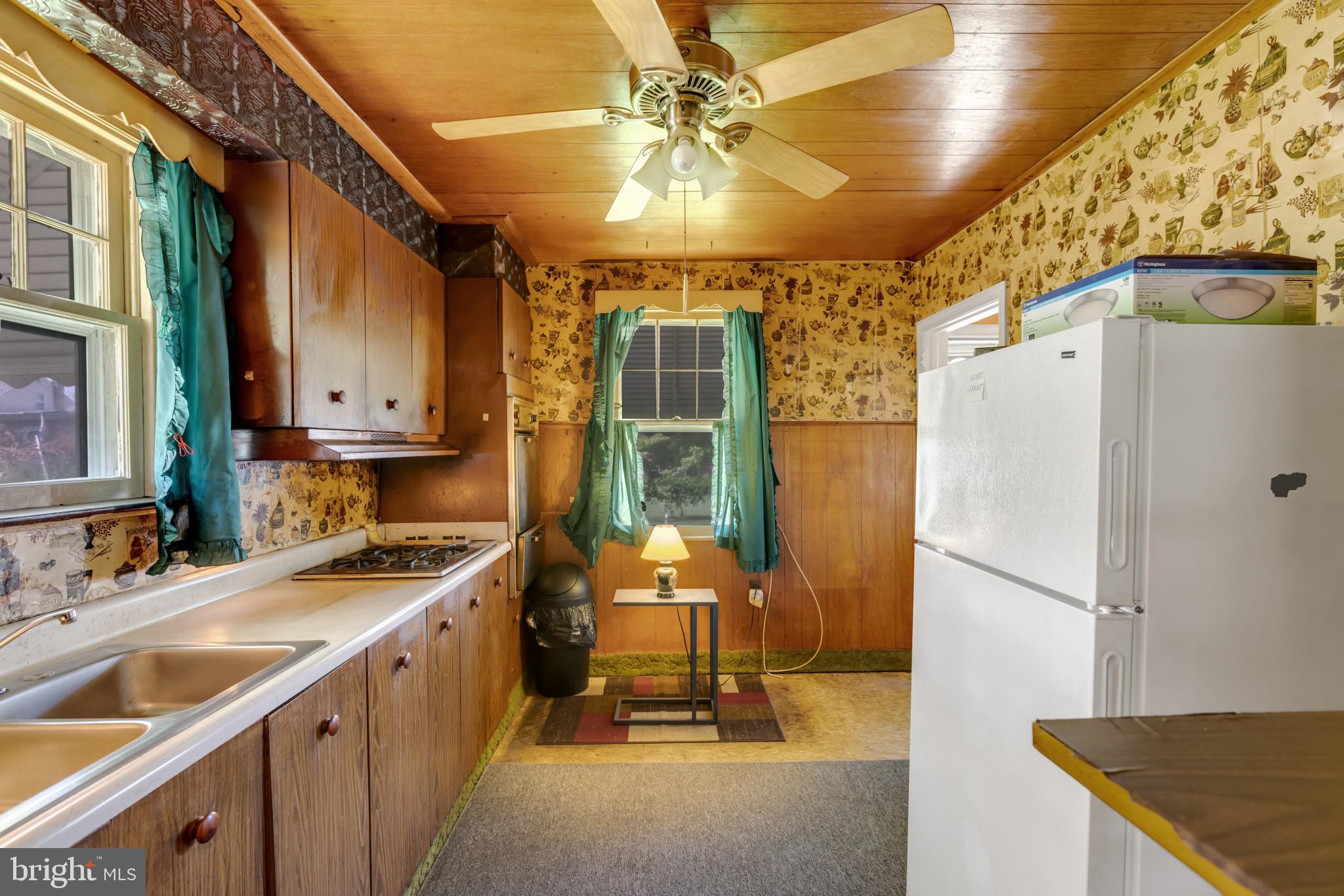 201 Rutledge Avenue Folsom, PA 19033 - Photo 18 of 29 Gallery Image 18