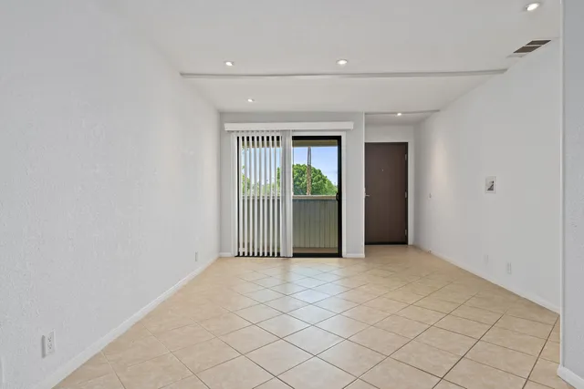 $205,000 | 2820 North Arcadia Court, Unit 202, Palm Springs, CA 92262