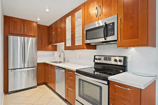 $205,000 | 2820 North Arcadia Court, Unit 202, Palm Springs, CA 92262