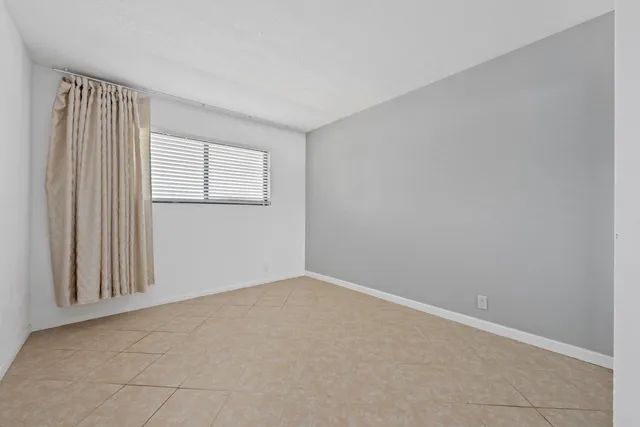 $205,000 | 2820 North Arcadia Court, Unit 202, Palm Springs, CA 92262