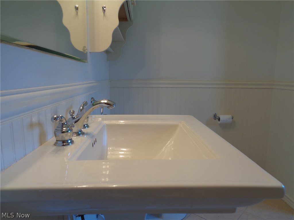 6573 Hathaway Road Cleveland, OH 44125 - Photo 20 of 31 Gallery Image 20