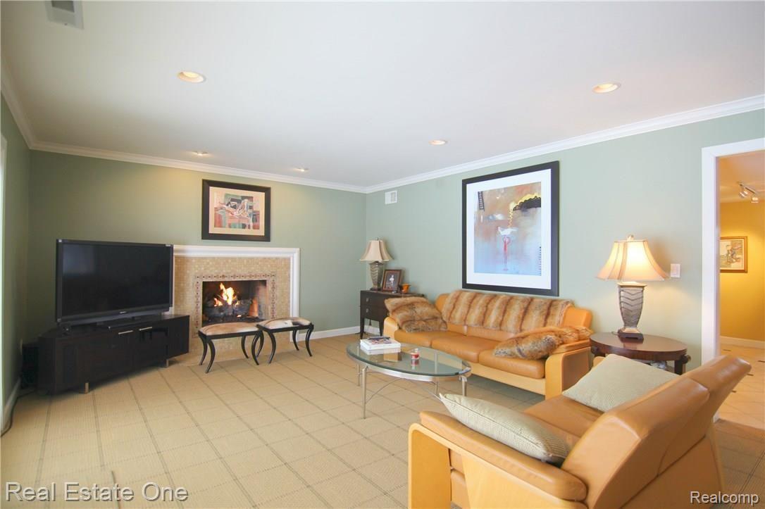 22871 Penton Rise Court Novi, MI 48375 - Photo 21 of 41 Penton Rise Ct Great Room 2.jpg