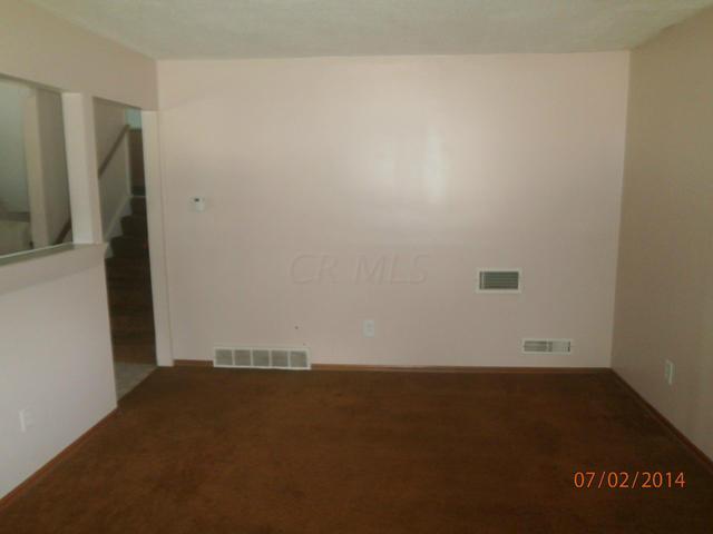 2462 Daily Road Columbus, OH 43232 - Photo 3 of 14