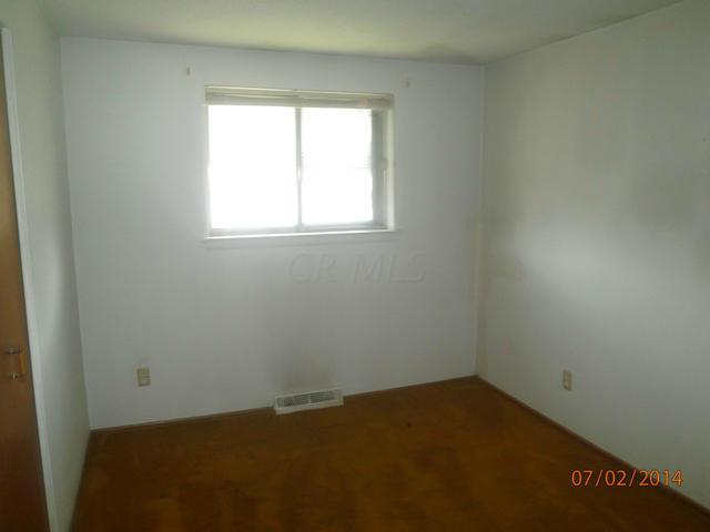 2462 Daily Road Columbus, OH 43232 - Photo 5 of 14