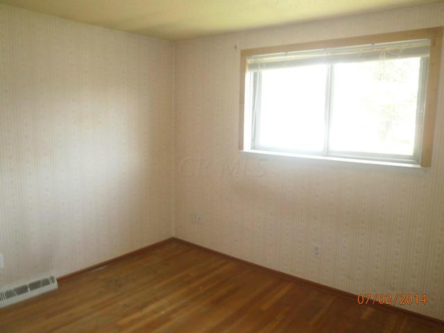 2462 Daily Road Columbus, OH 43232 - Photo 6 of 14