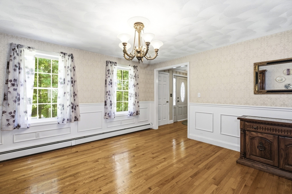 7 Fuller Lane Boxford, MA 01921 - Photo 9 of 39 Gallery Image 9