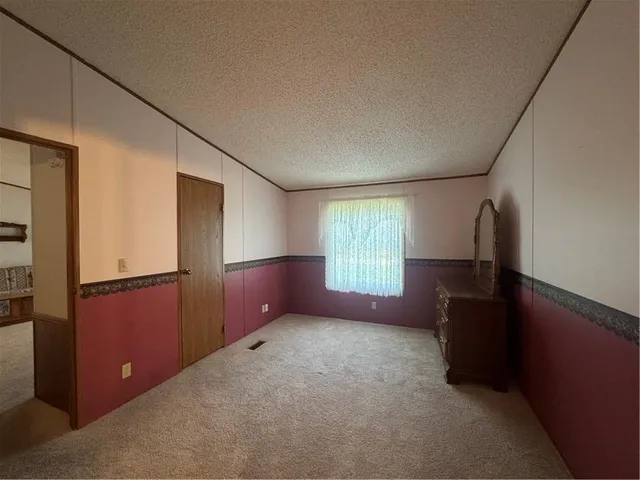 $137,500 | 302 East Cherry Street, Skidmore, MO 64487