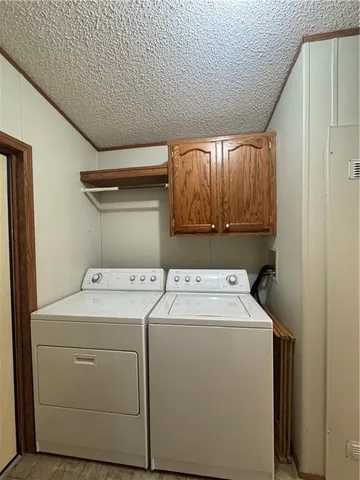 $137,500 | 302 East Cherry Street, Skidmore, MO 64487