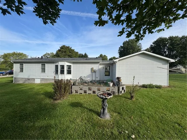 $137,500 | 302 East Cherry Street, Skidmore, MO 64487