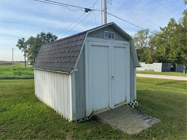 $137,500 | 302 East Cherry Street, Skidmore, MO 64487