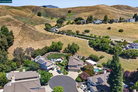 $2,494,800 | 1088 Yorkshire Place, Danville, CA 94506