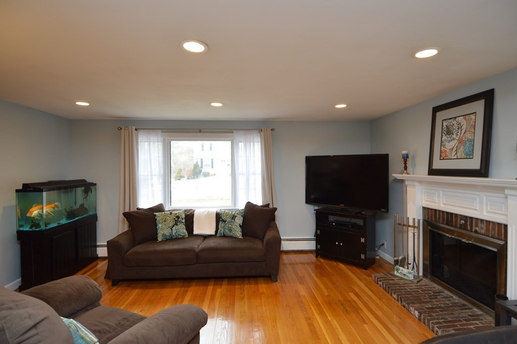 11 Castle Road Millis, MA 02054 - Photo 5 of 42 Gallery Image 5