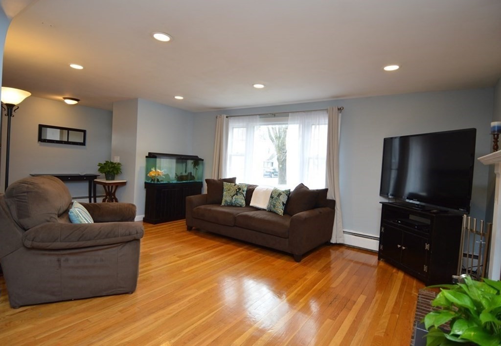 11 Castle Road Millis, MA 02054 - Photo 7 of 42 Gallery Image 7
