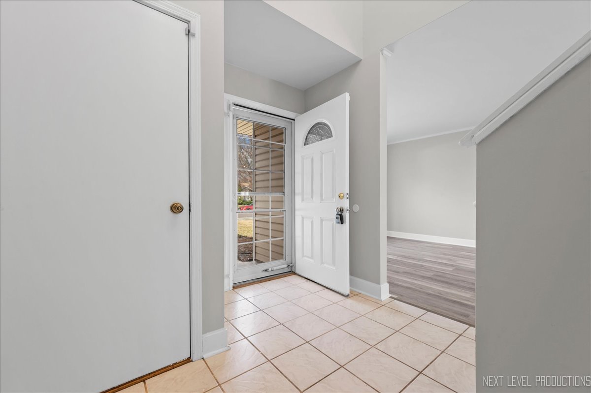 1721 Cumberland Road Aurora, IL 60504 - Photo 5 of 25 Gallery Image 5