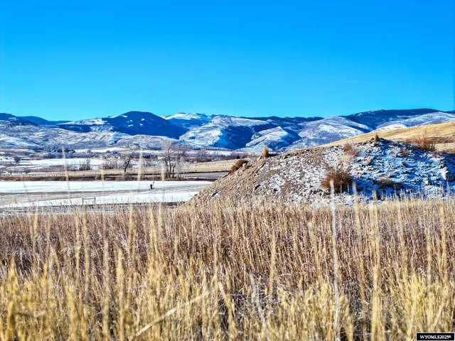 $1,500,000 | East Main (17.1 /- Acres), Lander, WY 82520