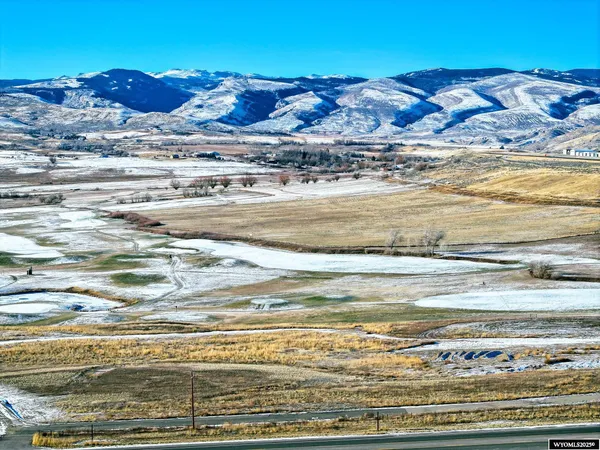 $1,500,000 | East Main (17.1 /- Acres), Lander, WY 82520