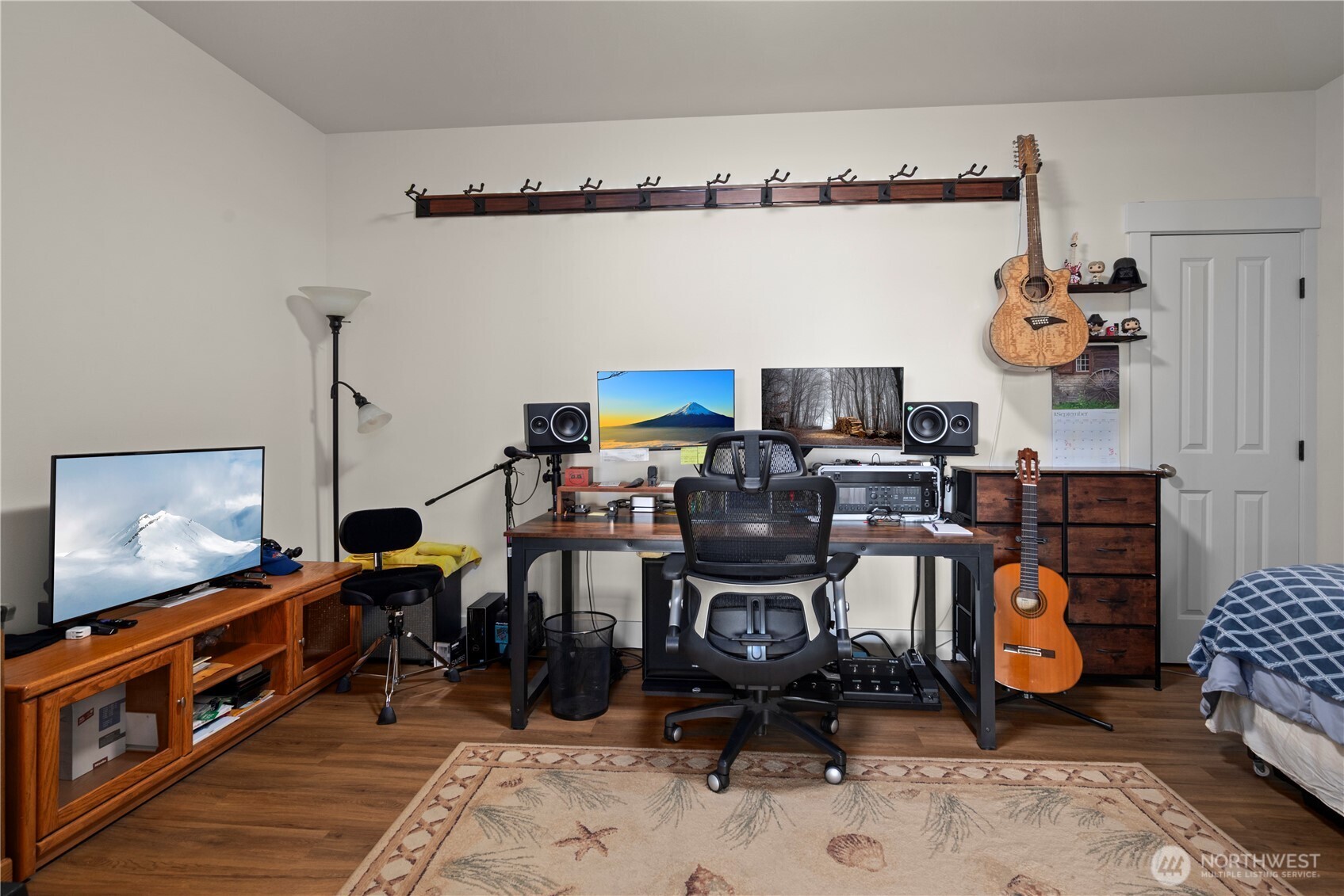 3803 West 2nd Street Anacortes, WA 98221 - Photo 33 of 40 a view of a room with gym equipment