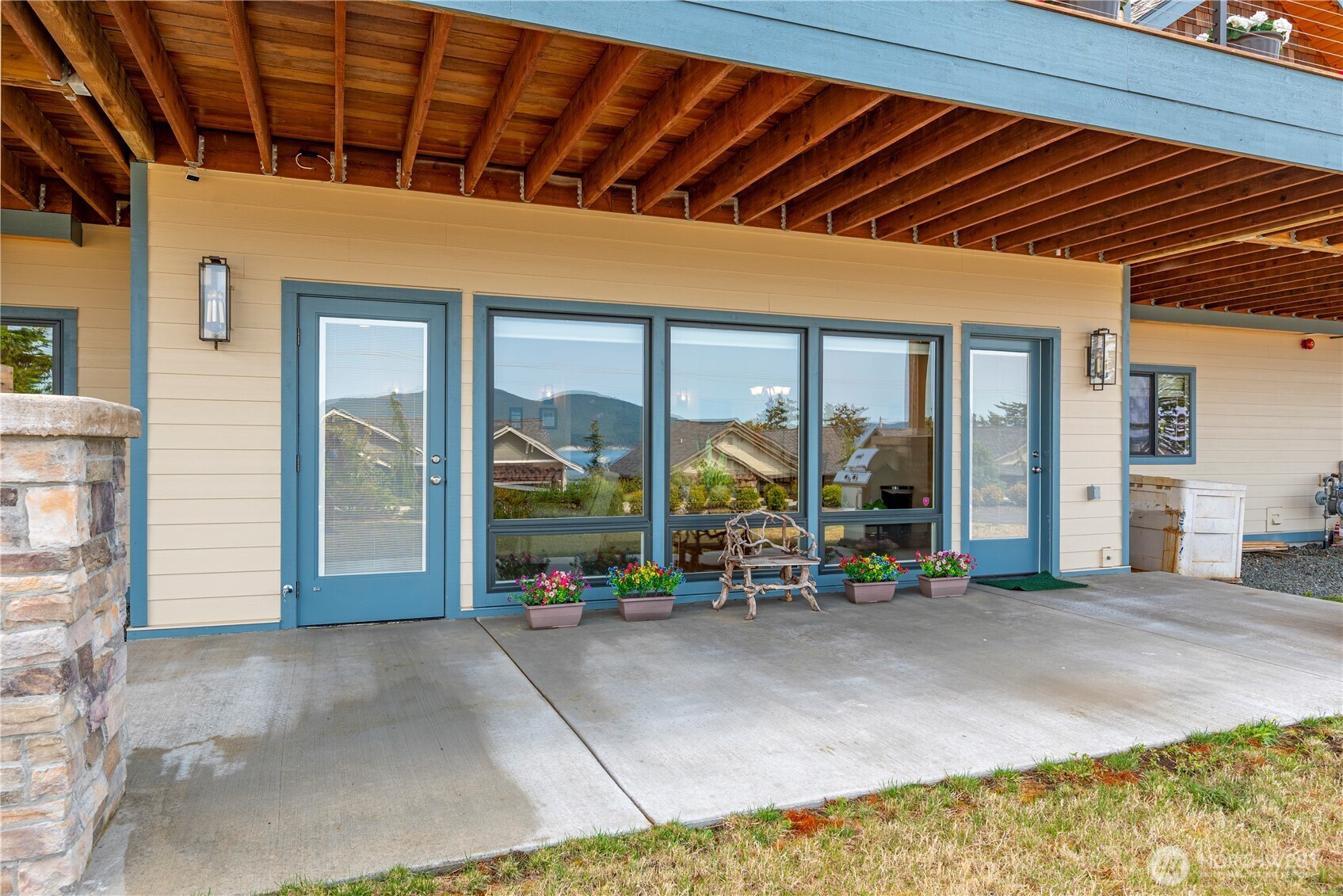 3803 West 2nd Street Anacortes, WA 98221 - Photo 37 of 40 a view of a building with sitting area