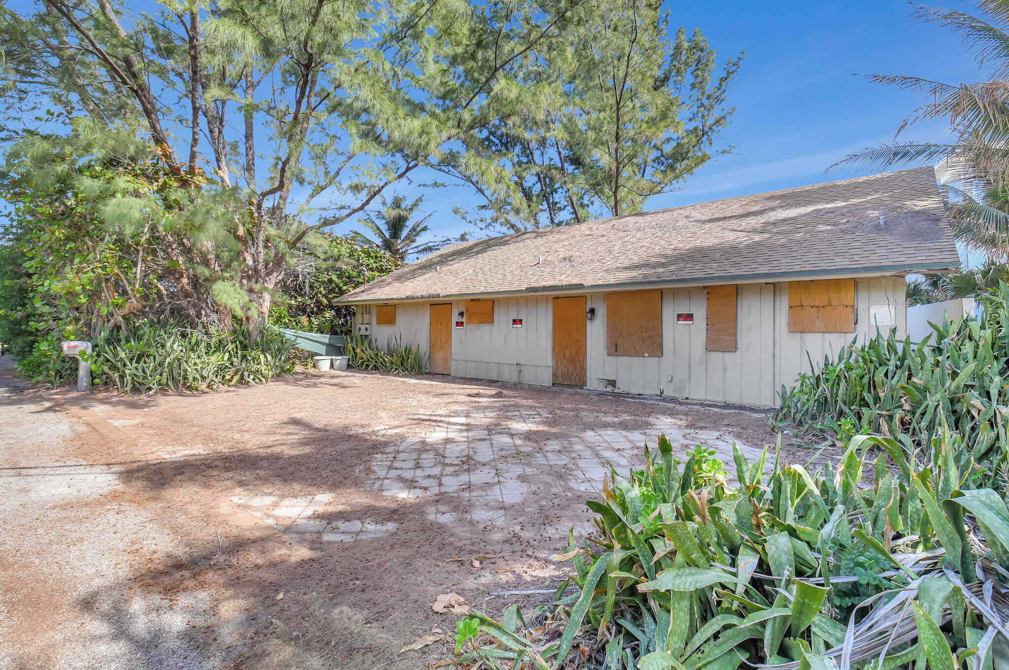 5015 Old Ocean Boulevard Ocean Ridge, FL 33435 - Photo 10 of 47 1-web-or-mls-DSC_9798