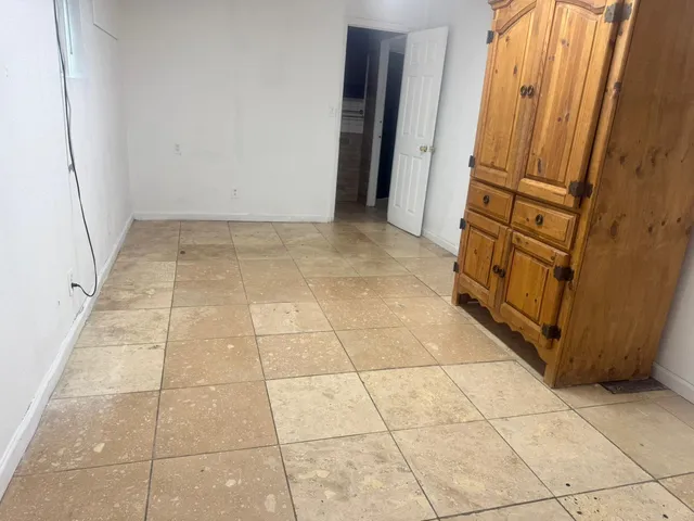 $2,000 | 1466 South Congress Avenue, Palm Springs, FL 33406