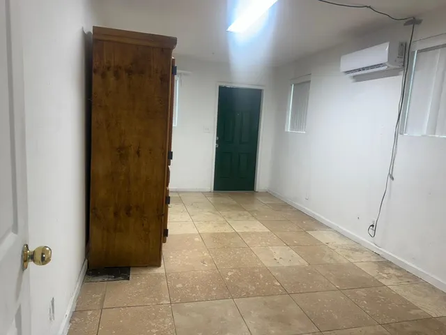 $2,000 | 1466 South Congress Avenue, Palm Springs, FL 33406