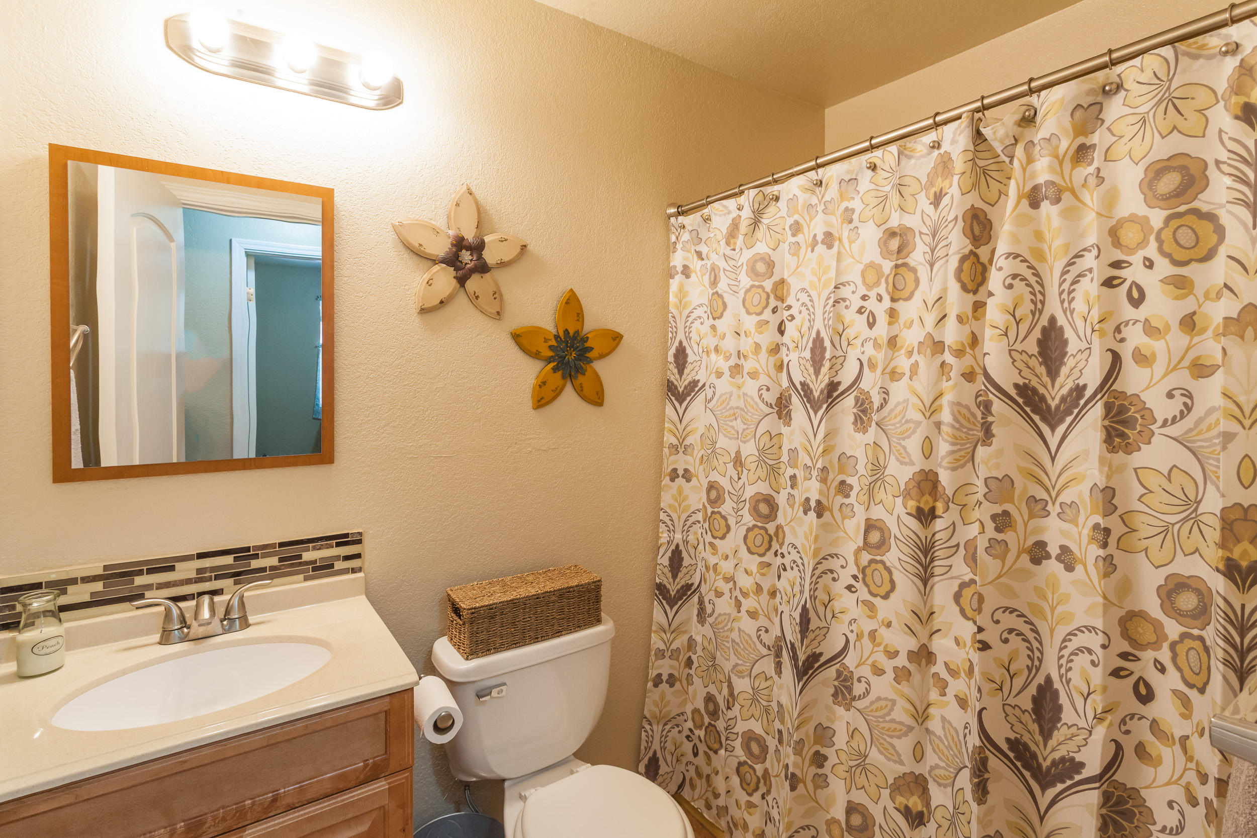 8420 Starlite Pines Road Shingletown, CA 96088 - Photo 15 of 28 HallBath