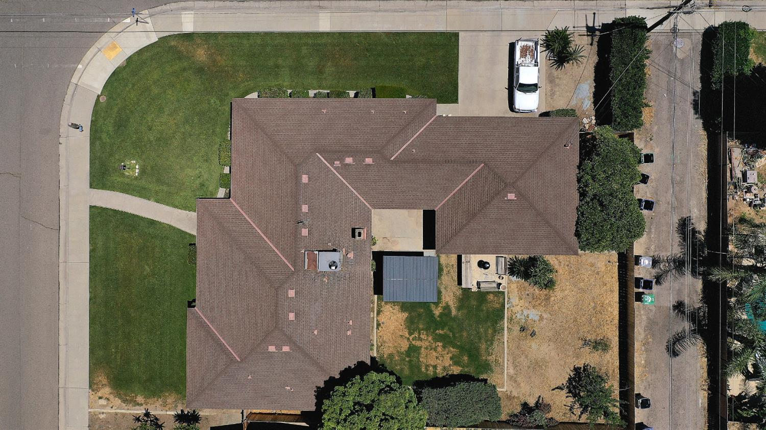 1205 Pine Street Selma, CA 93662 - Photo 5 of 41 an aerial view of a house with a yard