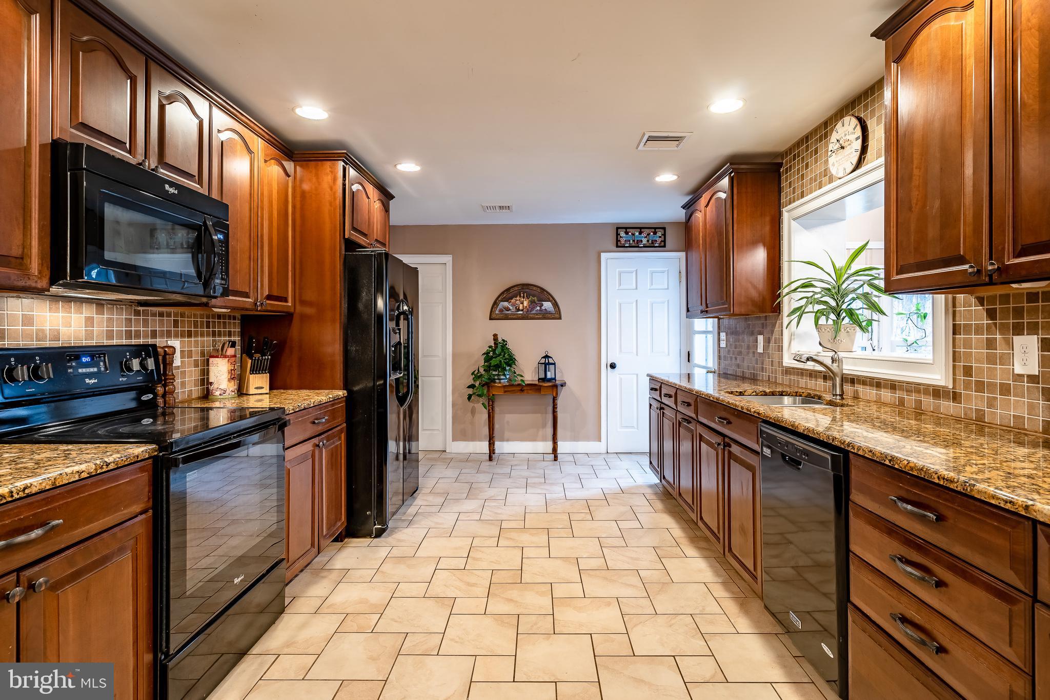 228 Dutton Mill Road West Chester, PA 19380 - Photo 4 of 43