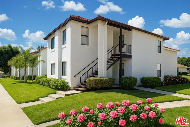 $2,030 | 1930 East College Avenue, Visalia, CA 93292