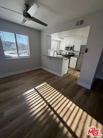 $2,030 | 1930 East College Avenue, Visalia, CA 93292