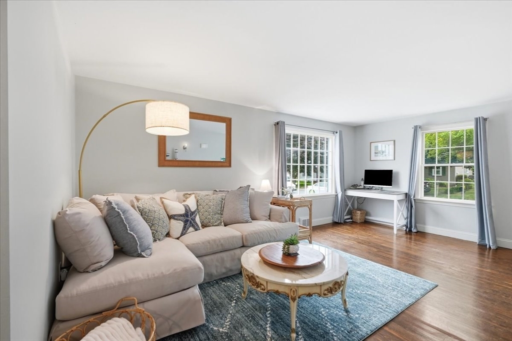 18 Damon Road Scituate, MA 02066 - Photo 4 of 36 Gallery Image 4