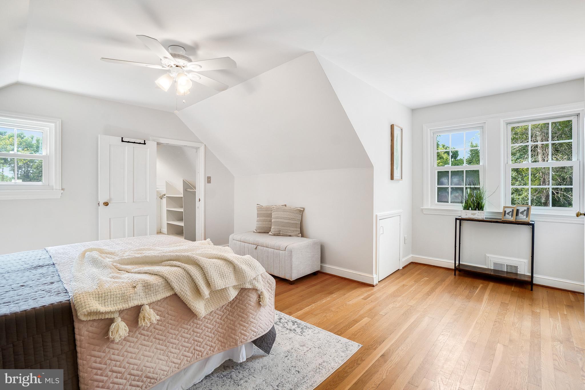 15400 Layhill Road Silver Spring, MD 20906 - Photo 32 of 45 primary bedroom with sitting area