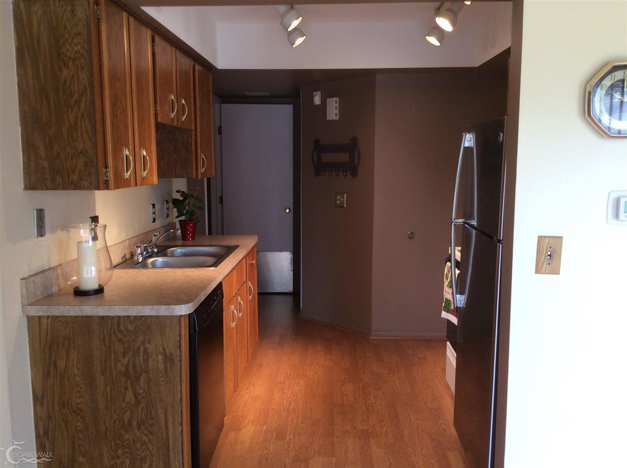 51114 South Foster Road New Baltimore, MI 48047 - Photo 8 of 38 31351749-7.JPG