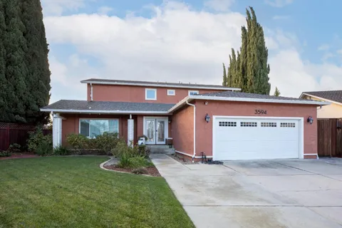 front view of house with a yard
