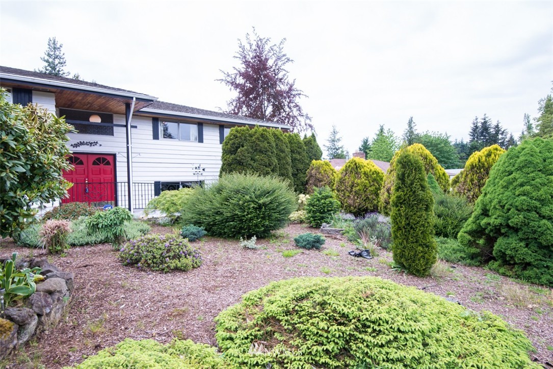 737 Maplewood Avenue Kent, WA 98030 - Photo 2 of 25 Gallery Image 2