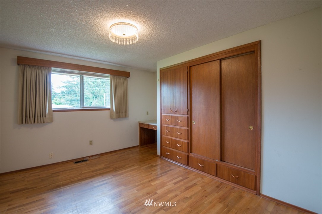 737 Maplewood Avenue Kent, WA 98030 - Photo 14 of 25 Gallery Image 14