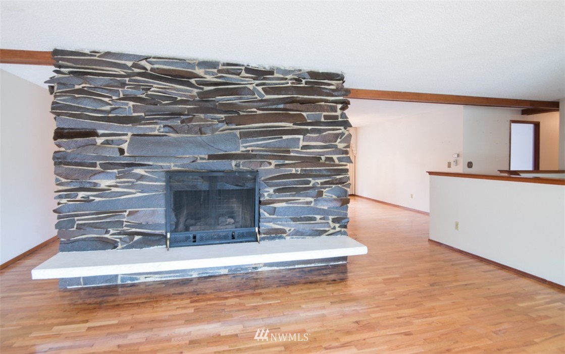 737 Maplewood Avenue Kent, WA 98030 - Photo 7 of 25 Gallery Image 7