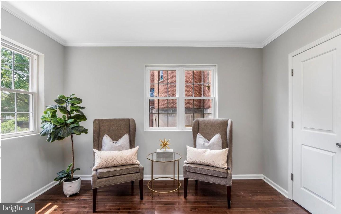 3400 Dennlyn Road Baltimore, MD 21215 - Photo 19 of 32 Bright and inviting corner retreat.