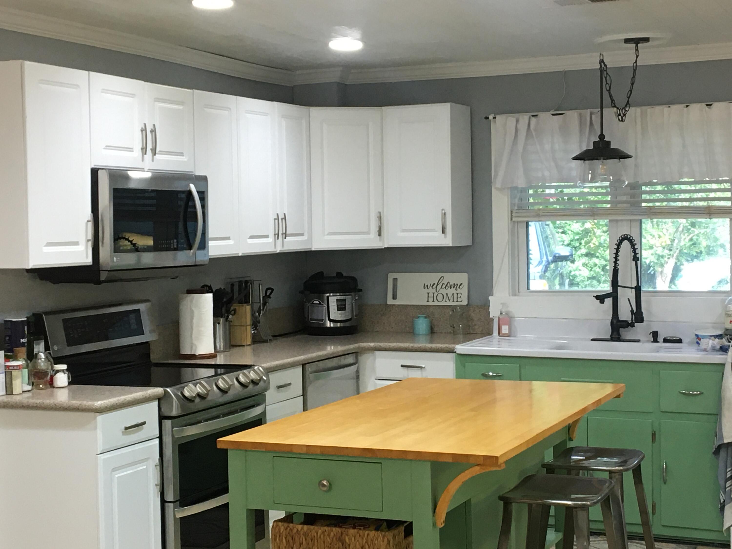 2301 Highway 61 Ridgeville, SC 29472 - Photo 2 of 36 kitche