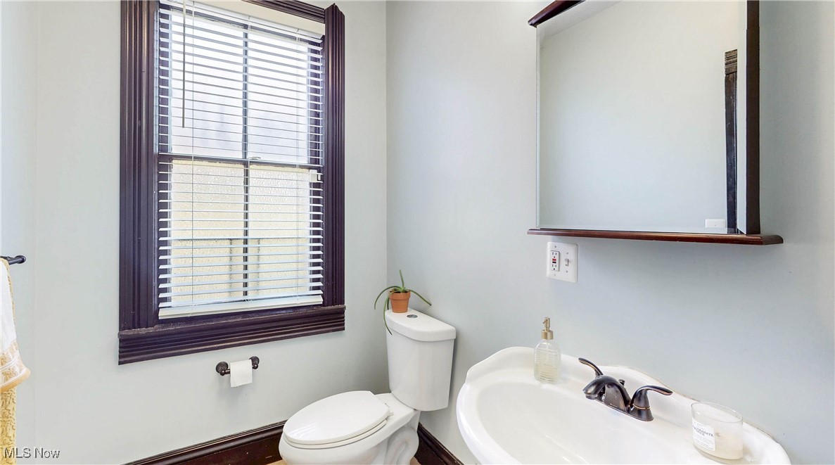 2963 Scranton Road Cleveland, OH 44113 - Photo 10 of 34 Gallery Image 10