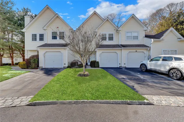 $740,000 | 204 Erik Drive, East Setauket, NY 11733