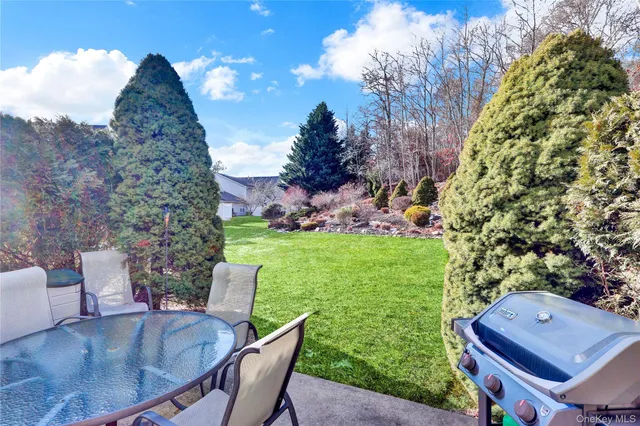 $740,000 | 204 Erik Drive, East Setauket, NY 11733