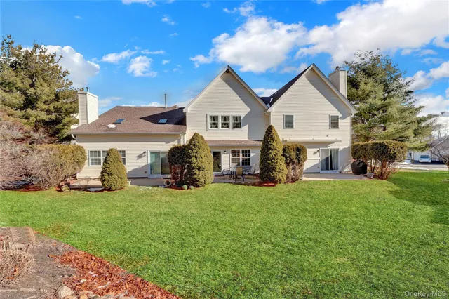 $740,000 | 204 Erik Drive, East Setauket, NY 11733